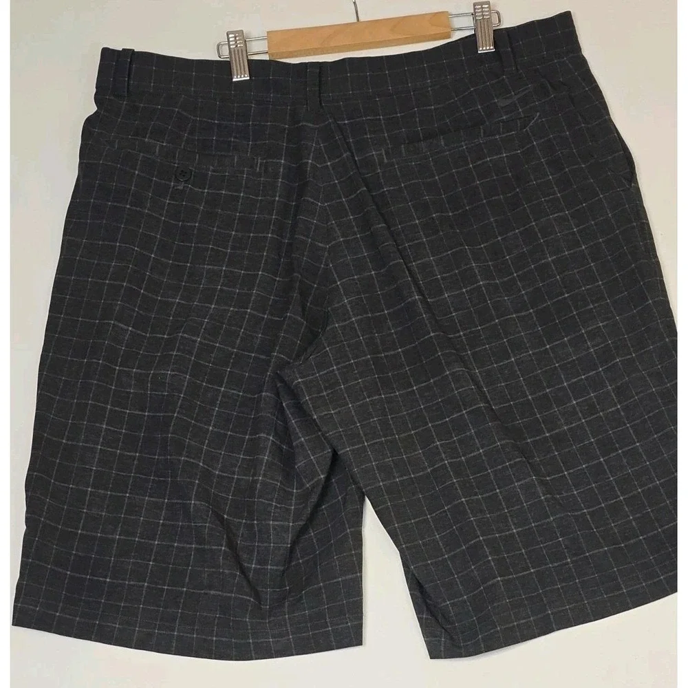 Nike Golf Mens Size 36 Dri-Fit Tour Performance Shorts Black Grey Check 11 In